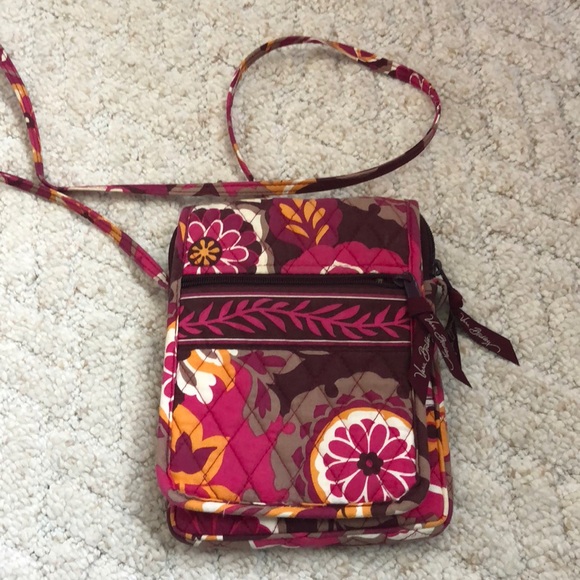 Vera Bradley Handbags - Vera Bradley Carnaby crossbody